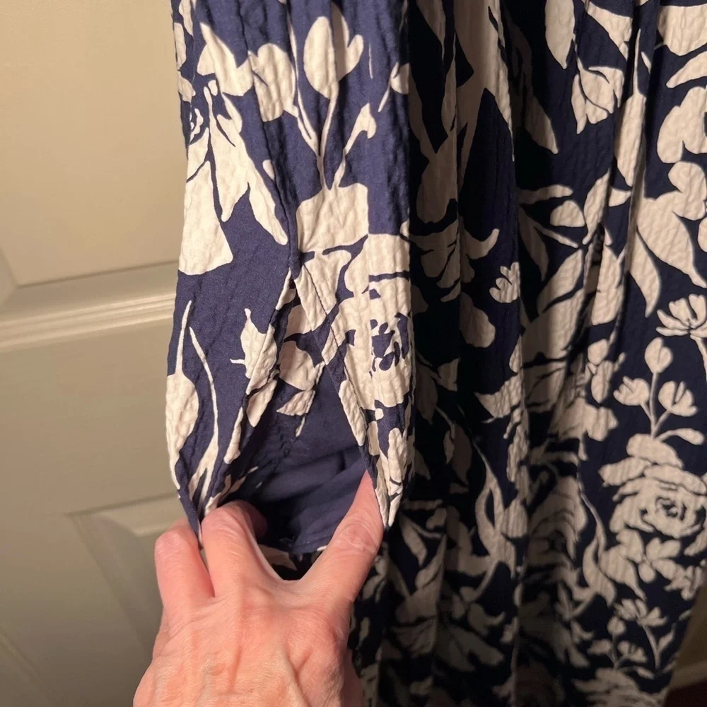 a new day Seersucker Maxi Navy and White Floral Dress Cotton Blend